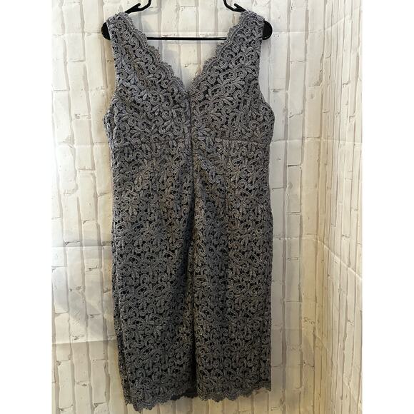 Elegant Gray Lace Dress - Picture 5 of 14